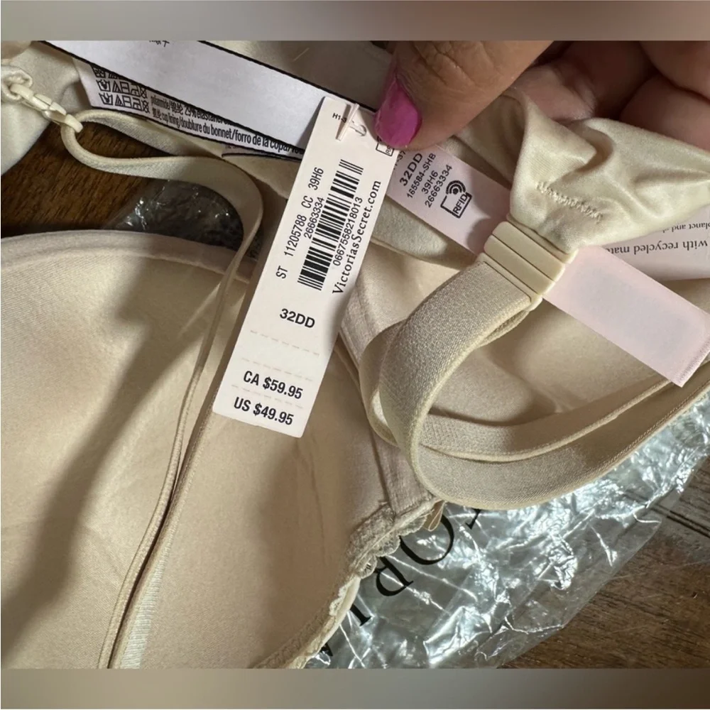 Victorias Secret smooth molded